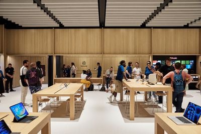Apple Battersea London opening day genius bar
